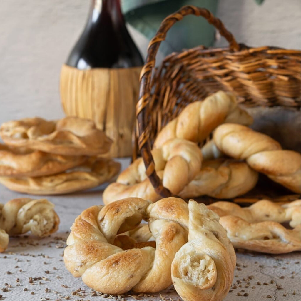 ciambelle bread and wine basket